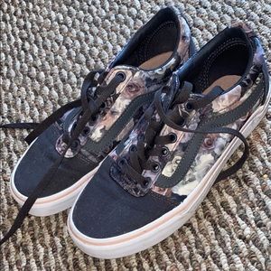 Size 7 women’s vans